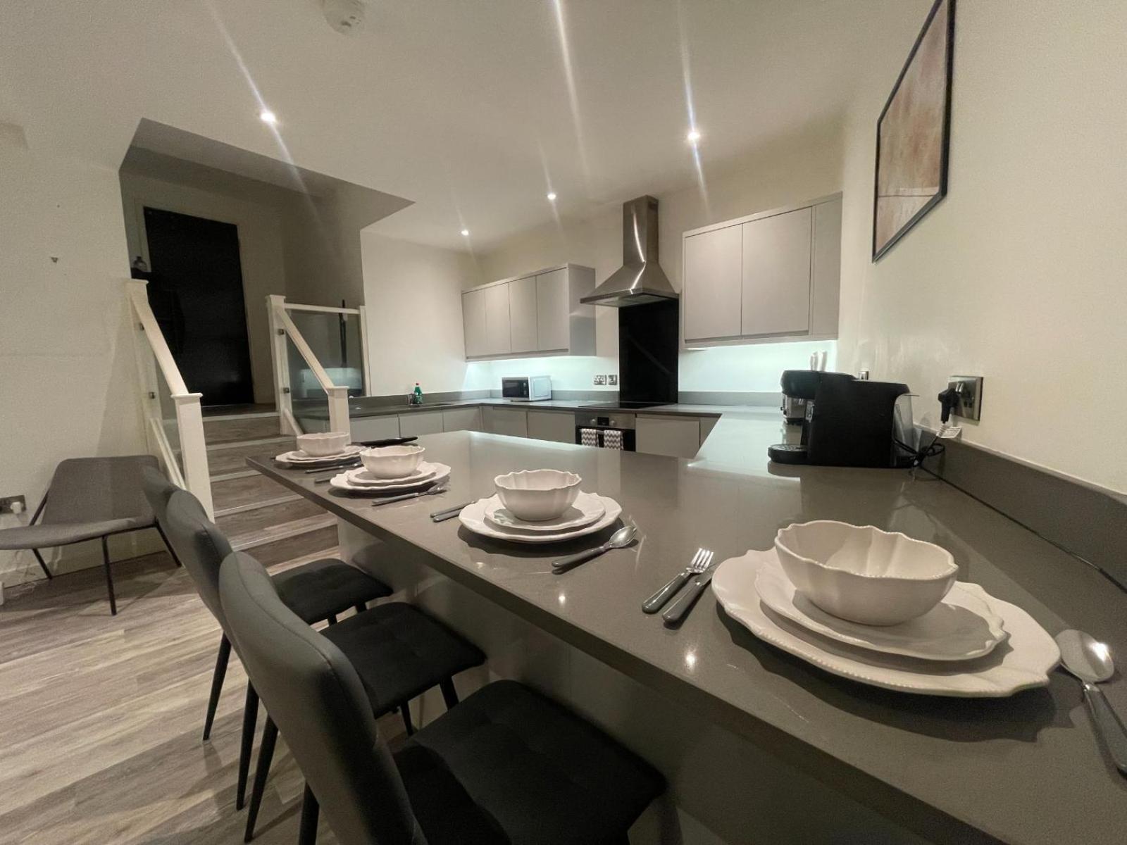 Luxe - 4 Beds - Sleeps 6 People - Appartamento Nottingham