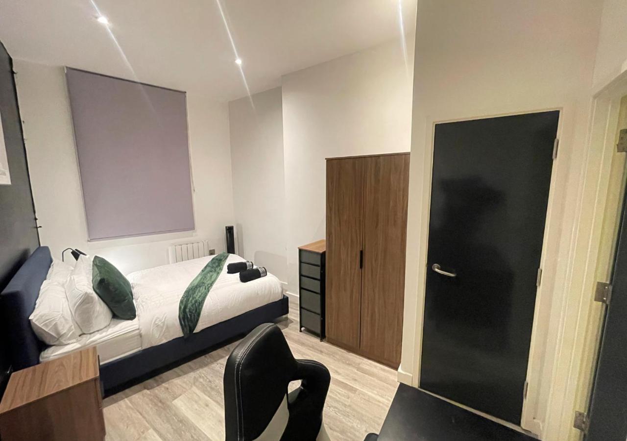 Luxe - 4 Beds - Sleeps 6 People - *